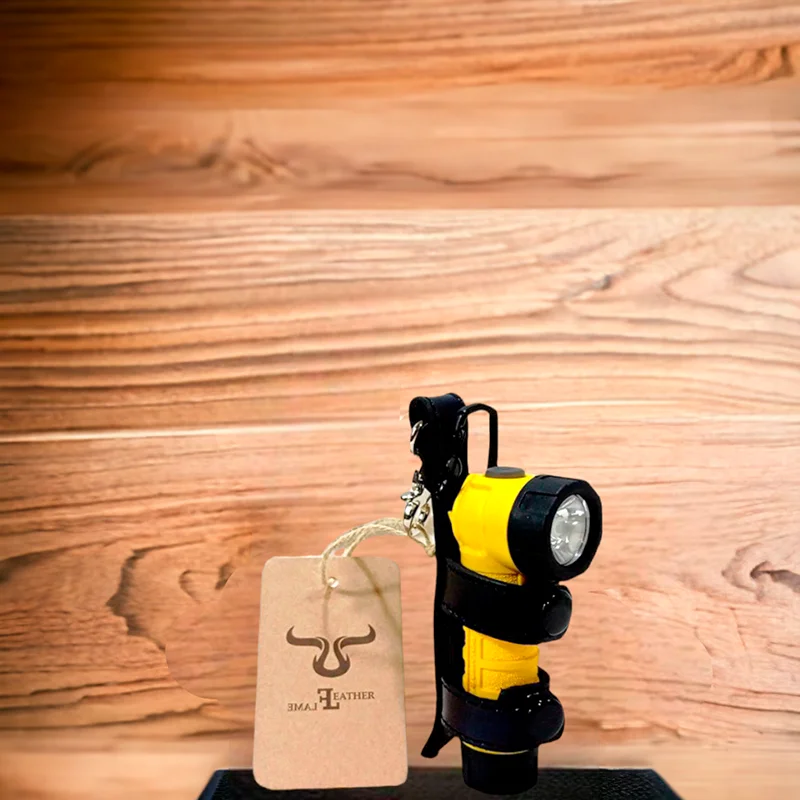 Porta linterna de cuero mini miniatura 2